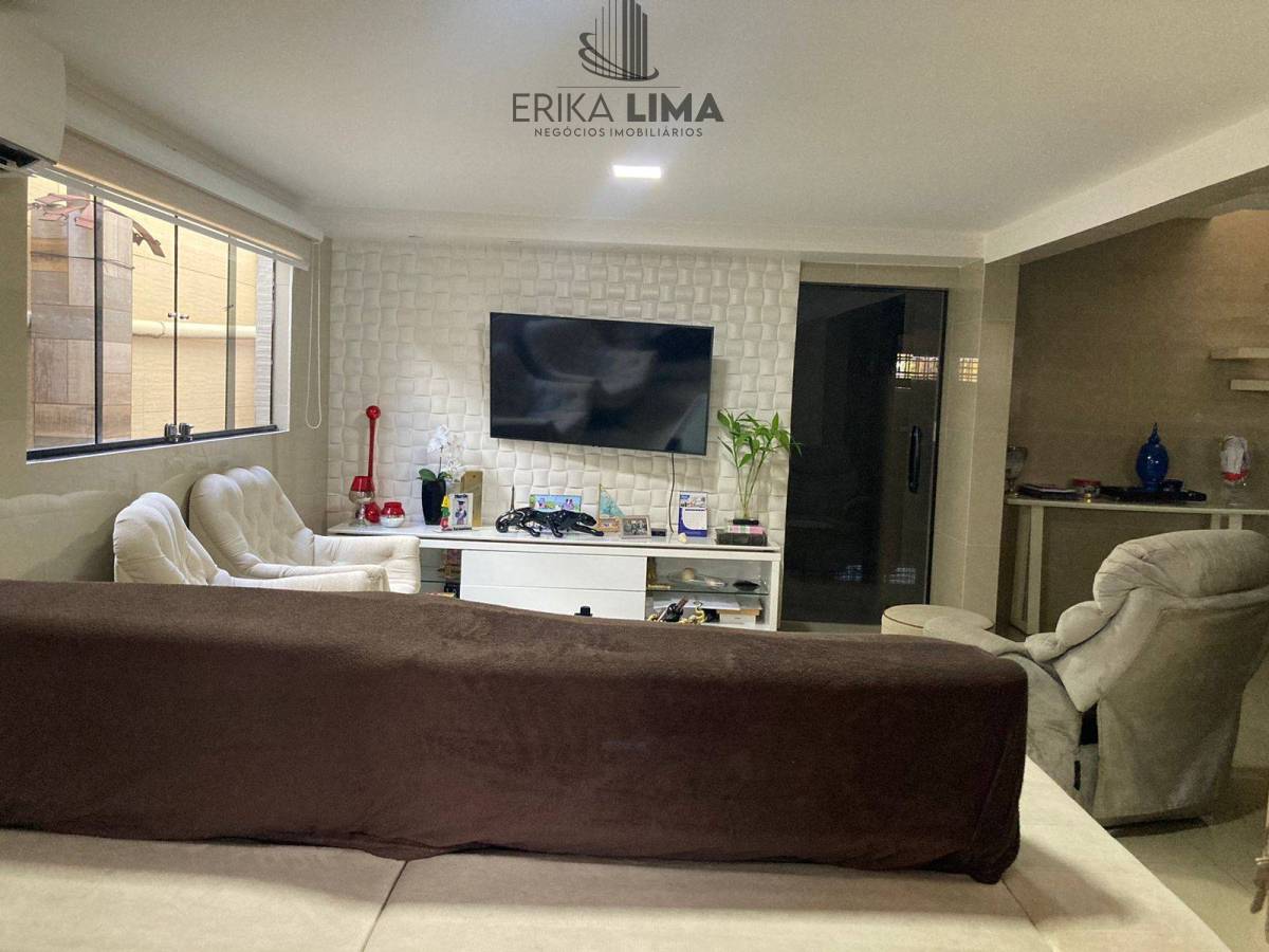 Casa à venda na Estância com 03 quartos sendo 01 suíte, 02 com closet, área gourmet com churrasqueira, 2 vagas